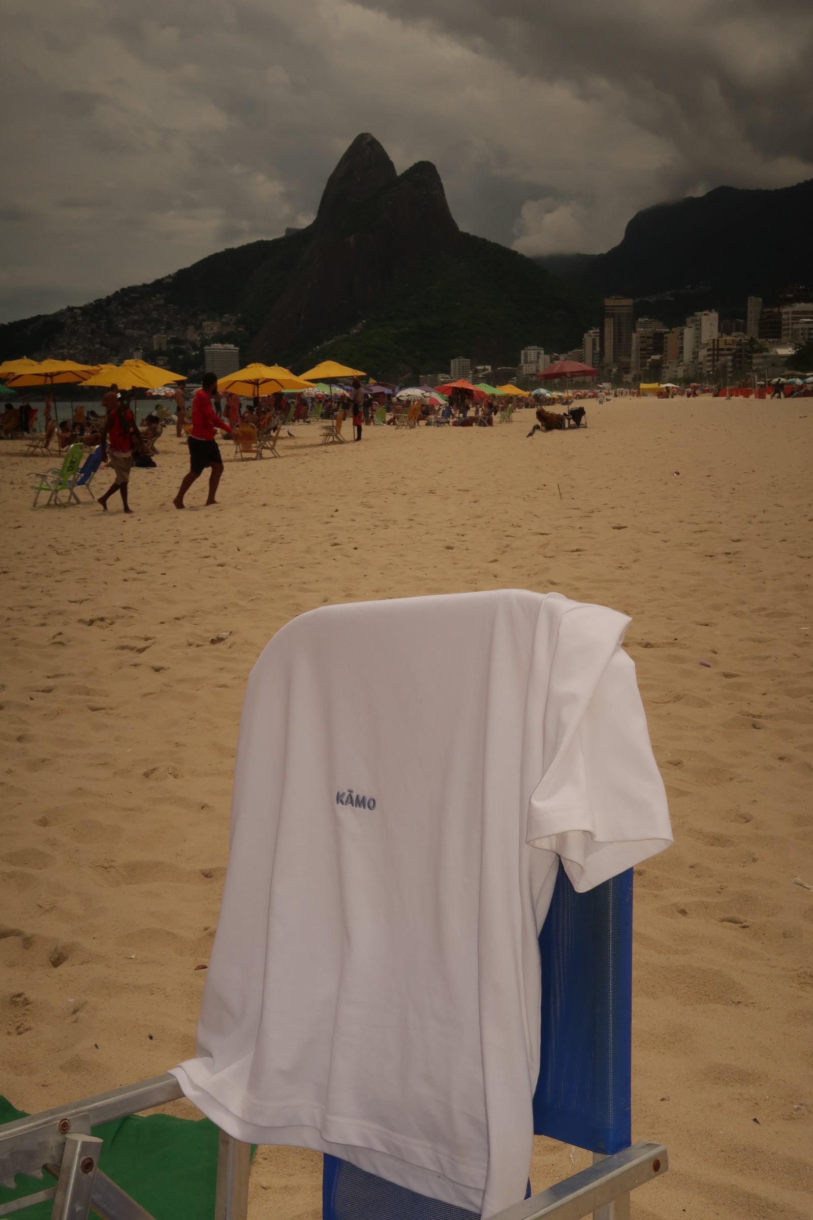 Unisex KĀMO t-shirt