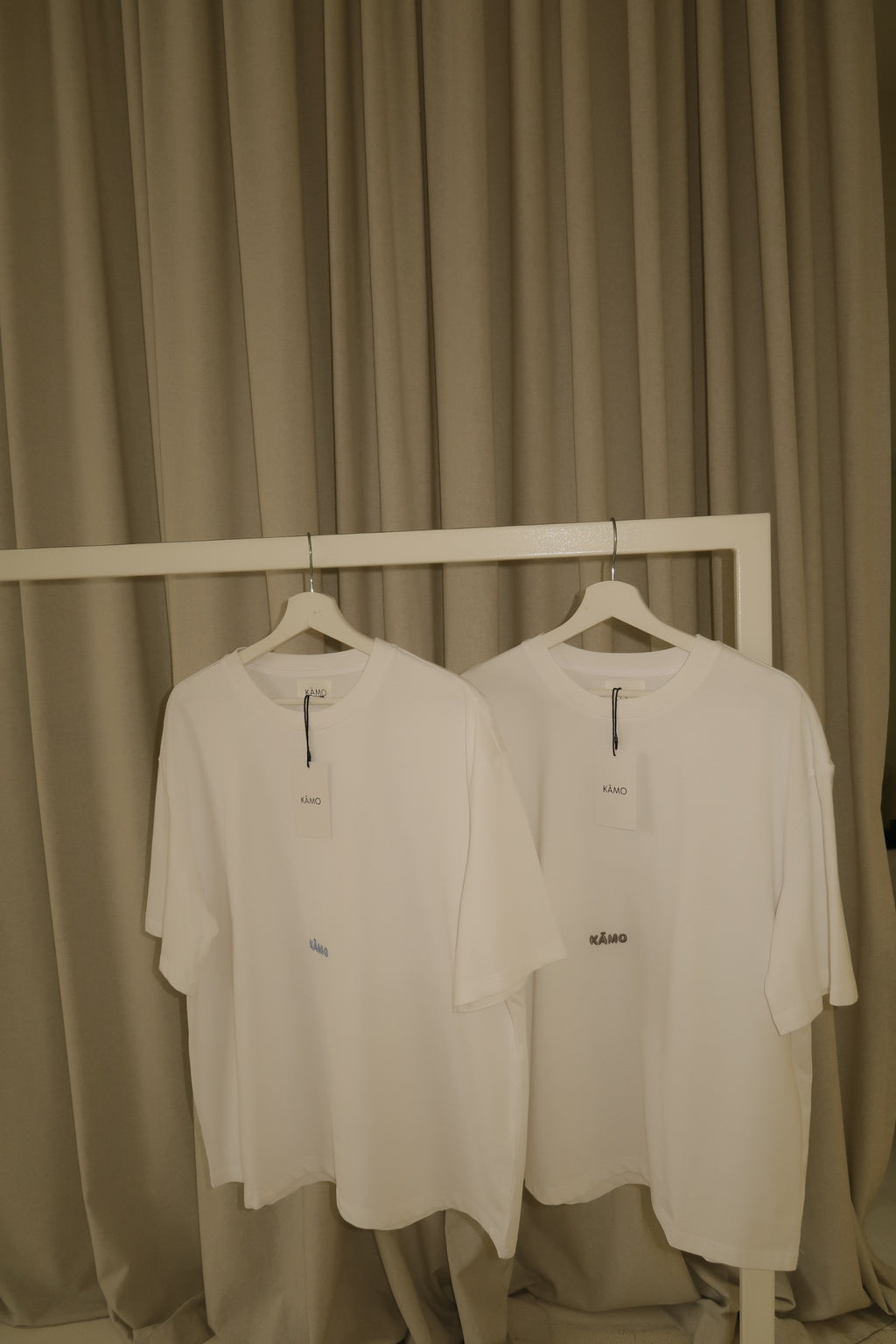Unisex KĀMO marškinėliai